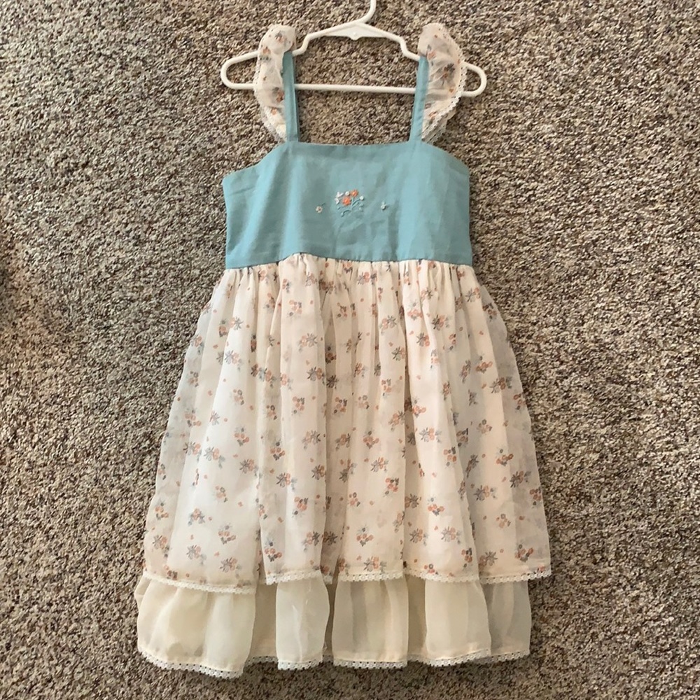 Well Dressed Wolf flowered dress size 7